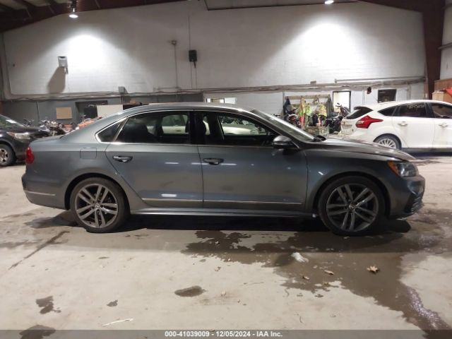 1VWAT7A35GC034762 Volkswagen Passat 1.8t R-line