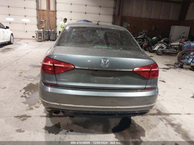1VWAT7A35GC034762 Volkswagen Passat 1.8t R-line