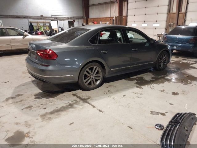 1VWAT7A35GC034762 Volkswagen Passat 1.8t R-line