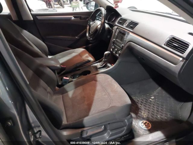 1VWAT7A35GC034762 Volkswagen Passat 1.8t R-line