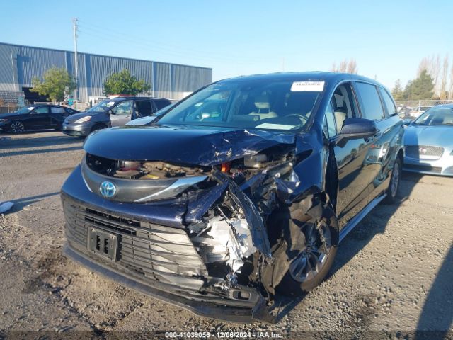 5TDKSKFC9RS120860 Toyota SIENNA LE