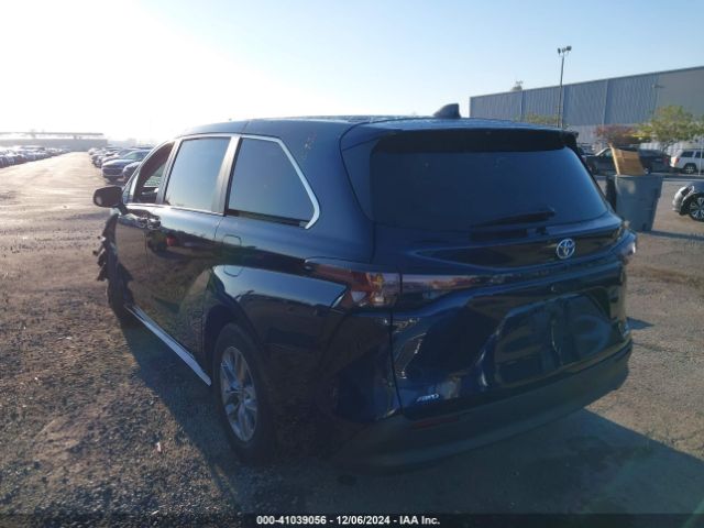 5TDKSKFC9RS120860 Toyota SIENNA LE