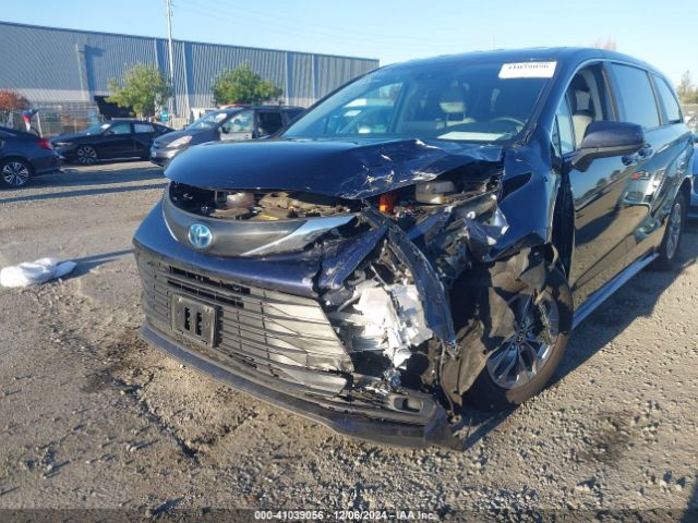 5TDKSKFC9RS120860 Toyota SIENNA LE