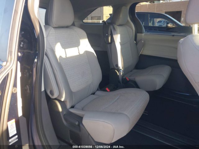5TDKSKFC9RS120860 Toyota SIENNA LE