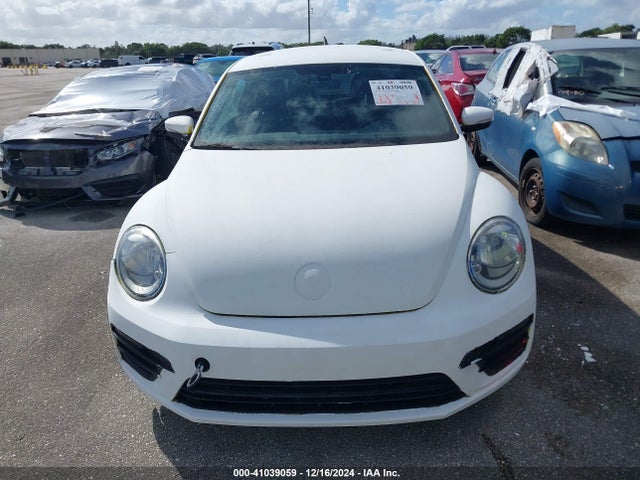 3VWFD7AT8JM728760 Volkswagen Beetle 2.0t Coast/2.0t S