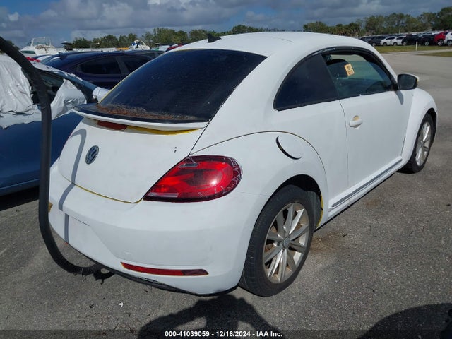 3VWFD7AT8JM728760 Volkswagen Beetle 2.0t Coast/2.0t S