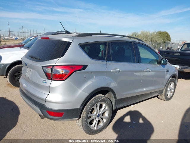 Ford ESCAPE SE 2018 1FMCU9GD4JUB29668 Image 4