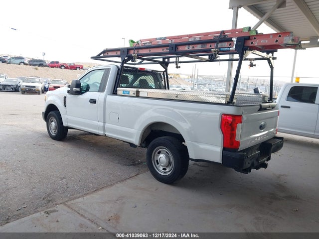 Ford F-250 Xl 2018 1FTBF2A61JEC47943 Image 3