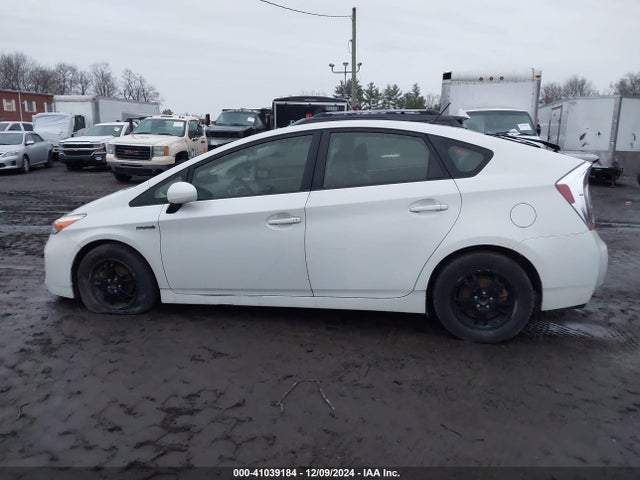Toyota Prius Two 2015 JTDKN3DU2F0407030 Image 14