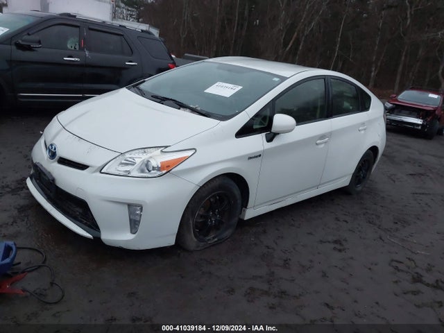 Toyota Prius Two 2015 JTDKN3DU2F0407030 Image 2