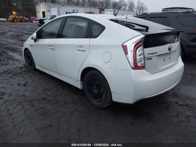 Toyota Prius Two 2015 JTDKN3DU2F0407030 Image 3