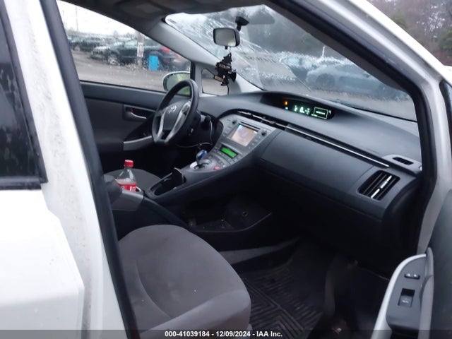Toyota Prius Two 2015 JTDKN3DU2F0407030 Image 5