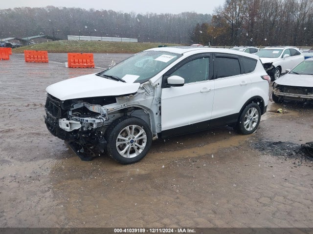 Ford ESCAPE SE 2017 1FMCU9G9XHUB49039 Image 2