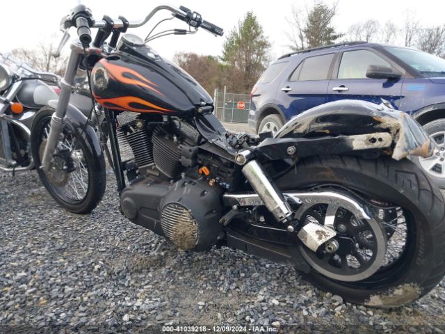 2010 HARLEY-DAVIDSON FXDWG 1HD1GP411AC329025 Photo 2