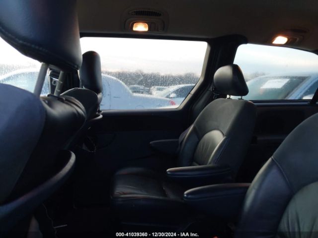 2001 CHRYSLER TOWN & COUNTRY 2C8GP64L81R183686 Photo 7