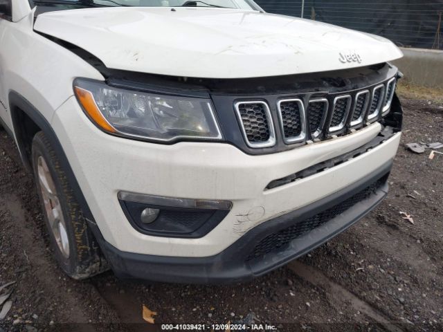 3C4NJCBB7JT322318 Jeep Compass Latitude Fwd