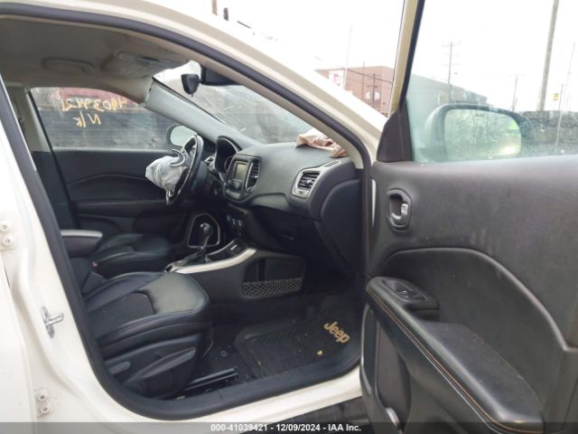 3C4NJCBB7JT322318 Jeep Compass Latitude Fwd
