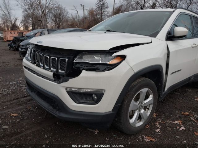 3C4NJCBB7JT322318 Jeep Compass Latitude Fwd
