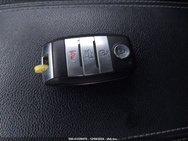 KNDCB3LC4H5037663 KIA NIRO LX