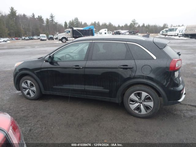 KNDCB3LC4H5037663 KIA NIRO LX