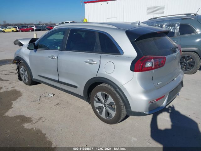 KNDCB3LC7H5084038 KIA NIRO LX