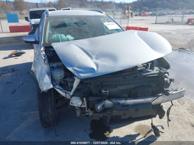 KNDCB3LC7H5084038 KIA NIRO LX