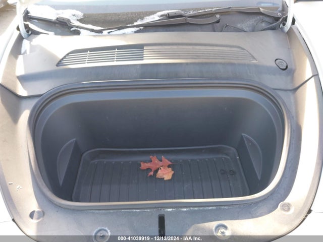 2021 TESLA MODEL Y 5YJYGDEE1MF074948 Photo 9