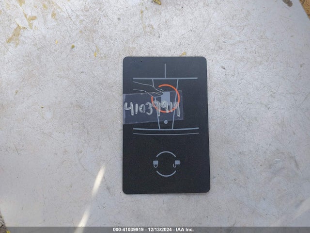 2021 TESLA MODEL Y 5YJYGDEE1MF074948 Photo 10