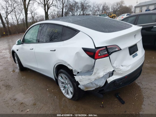 2021 TESLA MODEL Y 5YJYGDEE1MF074948 Photo 2