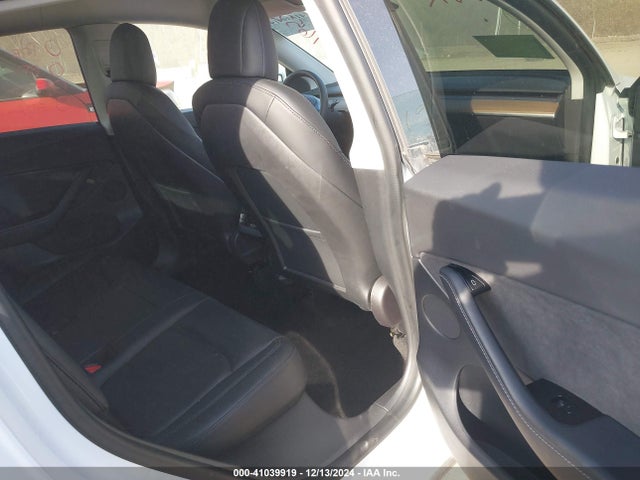 2021 TESLA MODEL Y 5YJYGDEE1MF074948 Photo 7