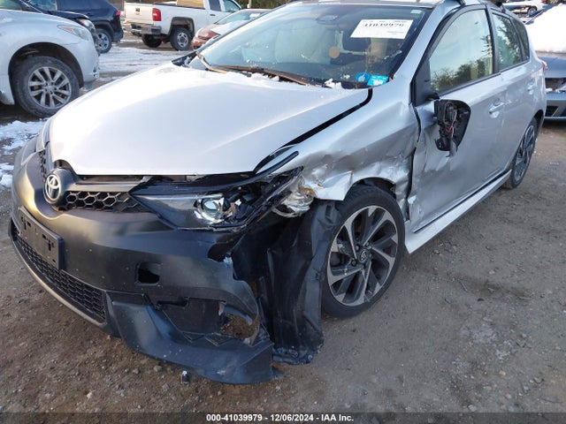 JTNKARJE7JJ575644 Toyota COROLLA IM