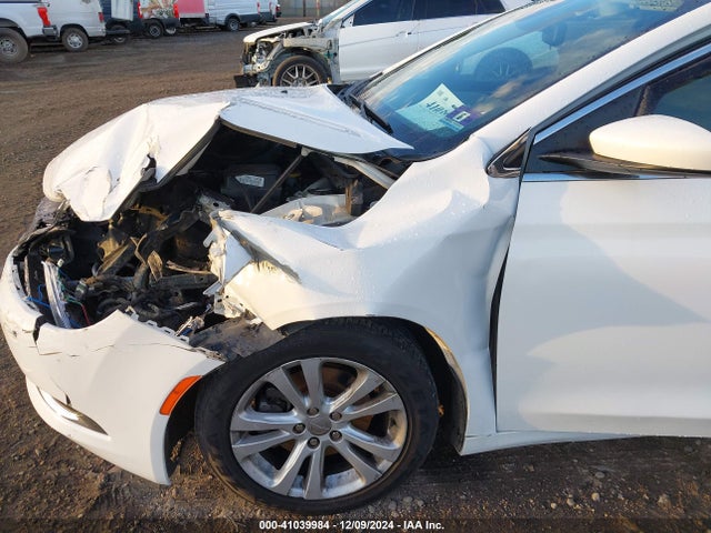 Chrysler 200 Limited 2015 1C3CCCAB2FN643407 Image 17