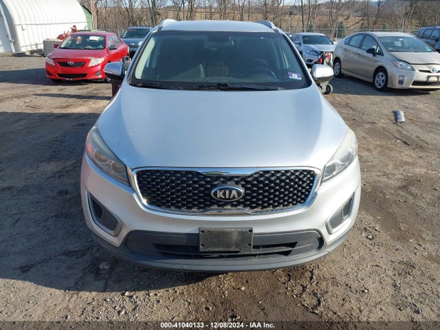 5XYPGDA52GG108992 KIA Sorento 3.3l Lx