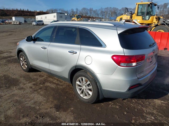 5XYPGDA52GG108992 KIA Sorento 3.3l Lx