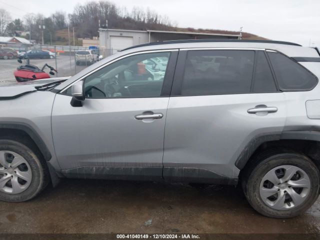 2T3G1RFV4MW219662 Toyota RAV4 LE