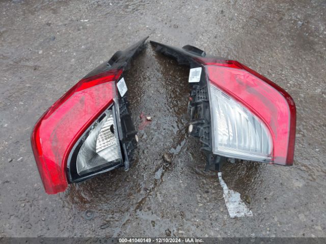 2T3G1RFV4MW219662 Toyota RAV4 LE