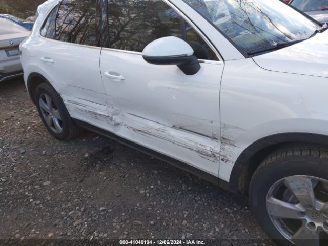 WP1AA2AY4KDA12700 Porsche Cayenne