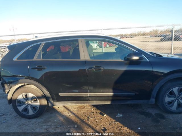 KNDCB3LC0H5076105 KIA NIRO LX