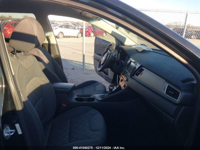 KNDCB3LC0H5076105 KIA NIRO LX