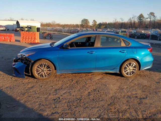 3KPF54AD4NE498769 KIA Forte Gt-line