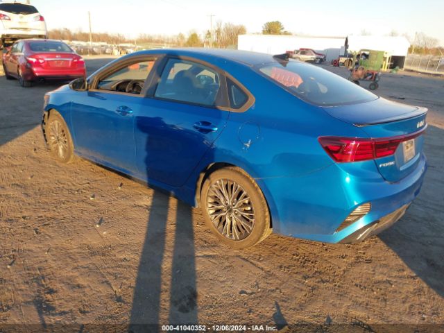 3KPF54AD4NE498769 KIA Forte Gt-line
