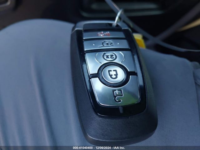 1FMJU1HT1KEA76258 Ford Expedition Xlt