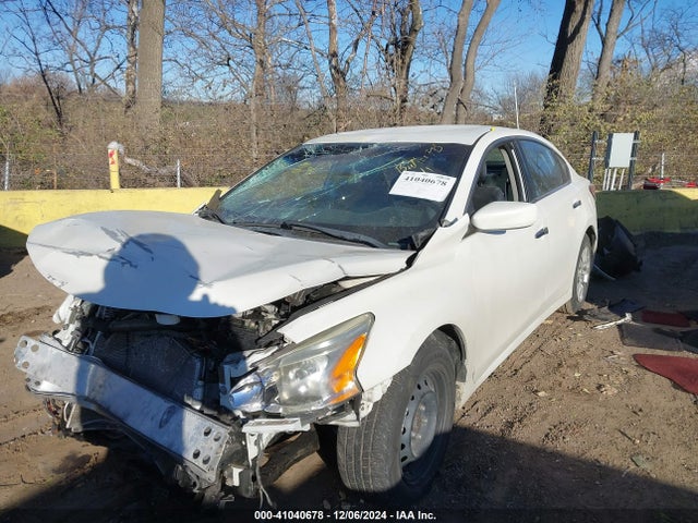 Nissan Altima 2.5 S 2015 1N4AL3AP4FC139246 Image 2