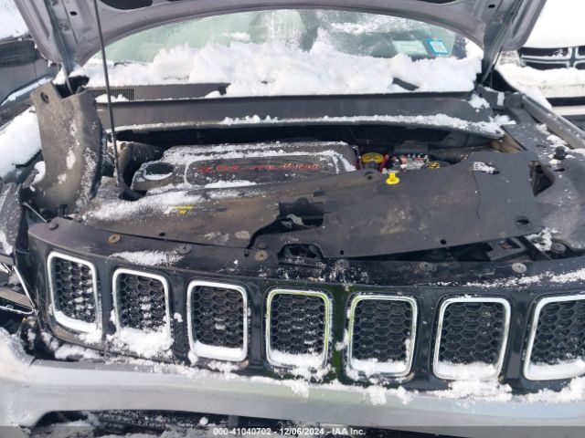 3C4NJDBB4JT207245 Jeep Compass Latitude 4x4