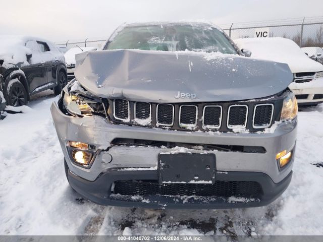 3C4NJDBB4JT207245 Jeep Compass Latitude 4x4