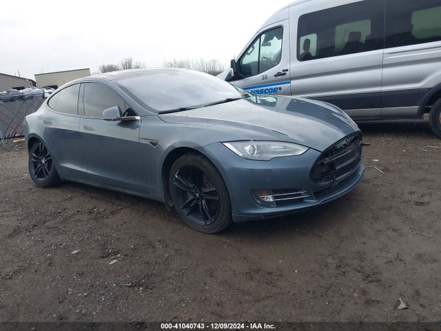 2013 TESLA MODEL S 5YJSA1CNXDFP23056 Photo 0