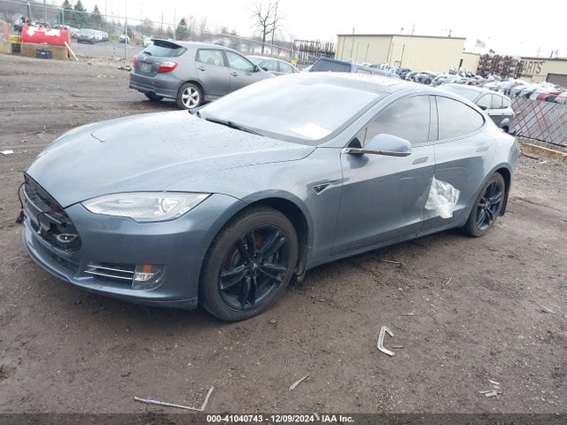 2013 TESLA MODEL S 5YJSA1CNXDFP23056 Photo 1