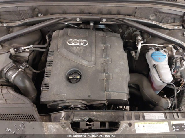 Audi Q5 2.0t Premium 2016 WA1L2AFP7GA050068 Image 10