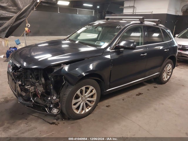 Audi Q5 2.0t Premium 2016 WA1L2AFP7GA050068 Image 2