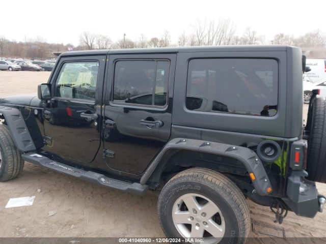 1C4BJWDG5HL556847 Jeep Wrangler Unlimited Sport 4x4